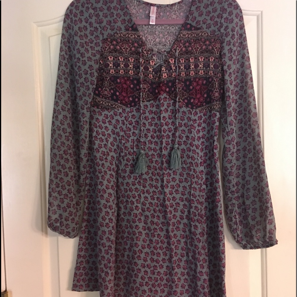 Xhilaration long sleeve dress